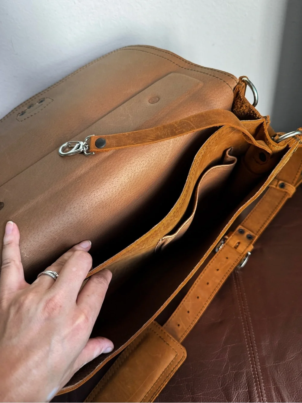 Saddleback Leather Thin Leather Briefcase with Adjustable Strap - Tobacco